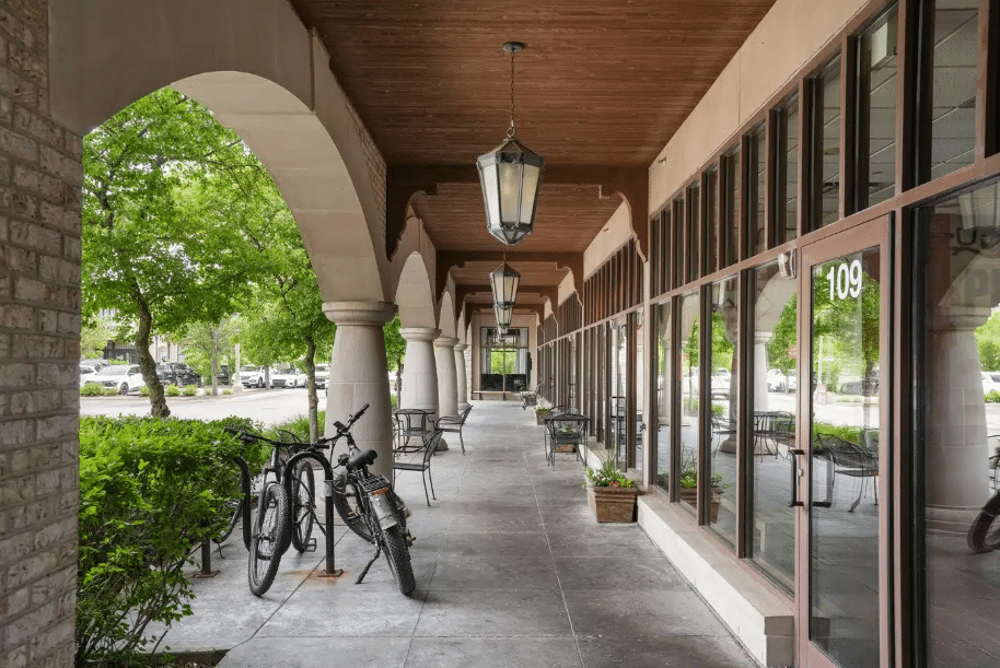 Gordon Lamphere Chicagoland's #1 Commercial Real Estate Broker's Off Market Listings In Lake Forest And Greater Chicagoland